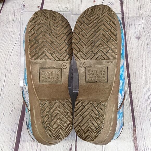 Sanita The Original Danish Clogs Blue Bubble Print Nurse Clogs - Picture 6 of 10